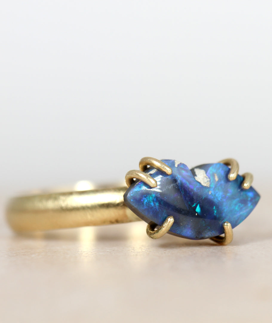 Black Opal Blue Lips Ring in Solid Gold