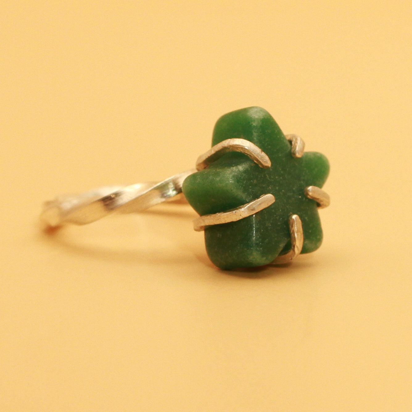 Green Star Ring Gemstone ring