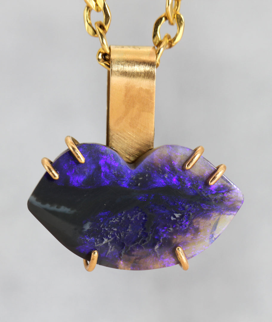 Black opal Blue Lips pendant solid gold