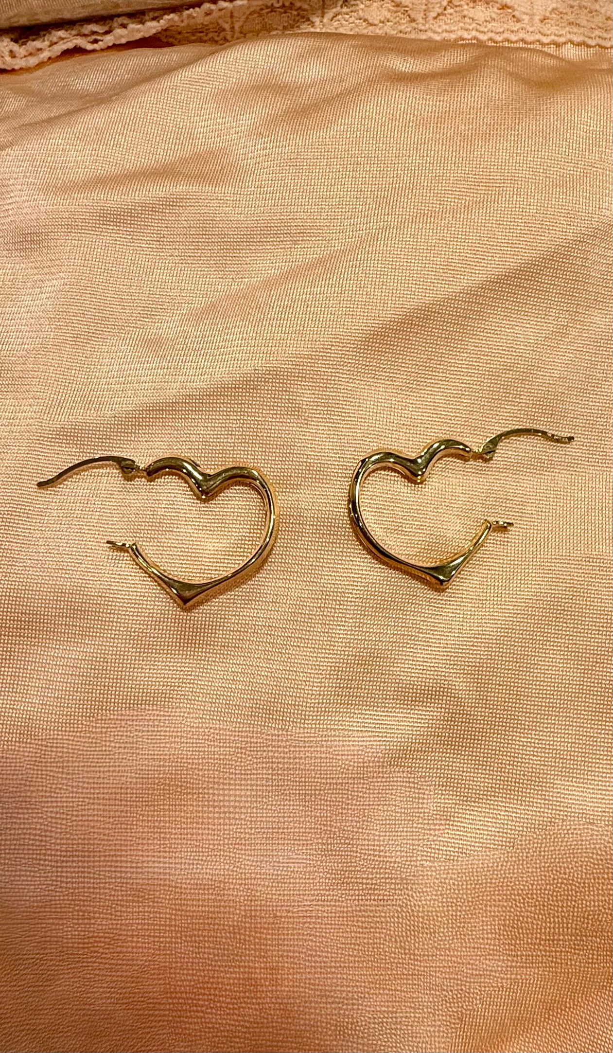 90s Heart Hooped Earrings in solid 10ct yellow gold