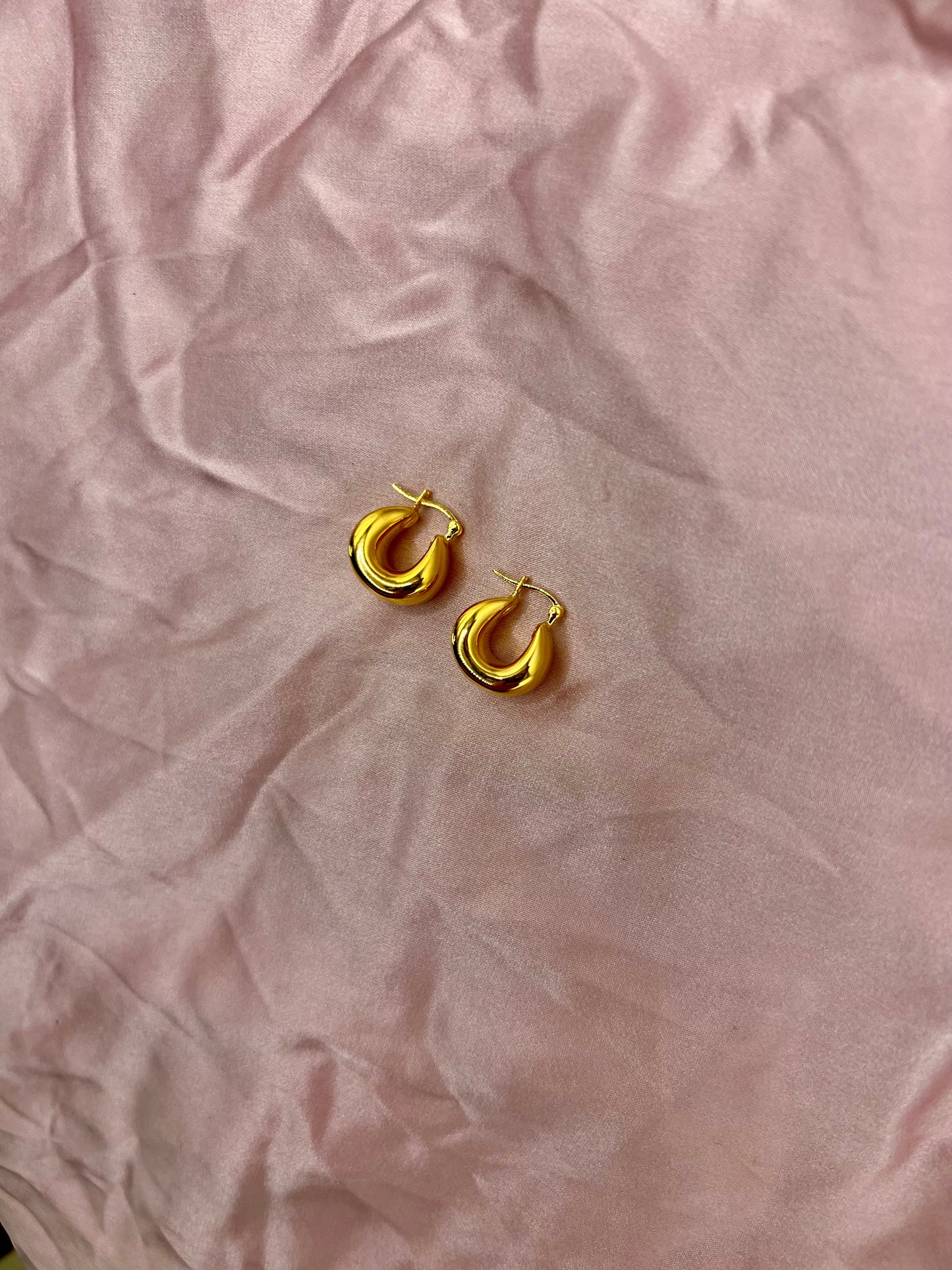 Puffy Hoop Earrings (Solid 14K Gold)